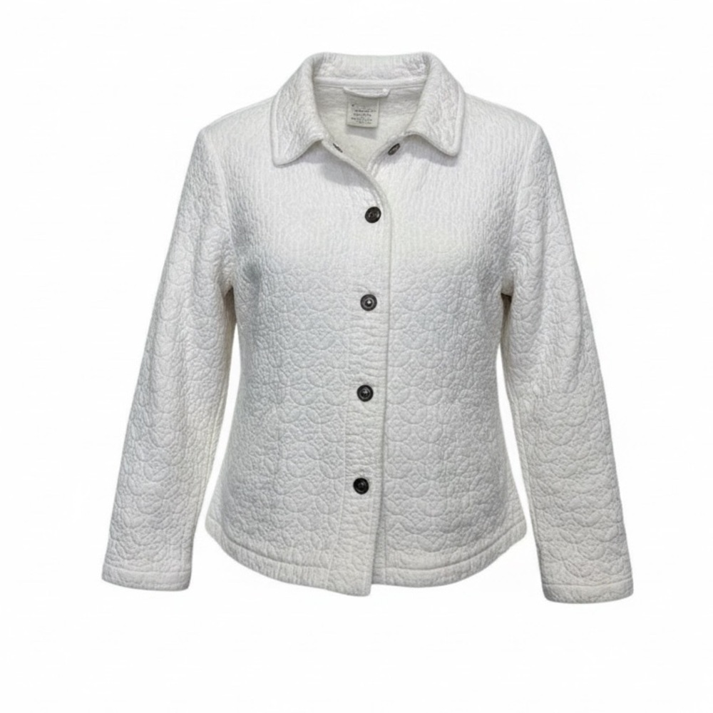 Seasons bright white, quilted jacket w 2 pockets and snaps down the front